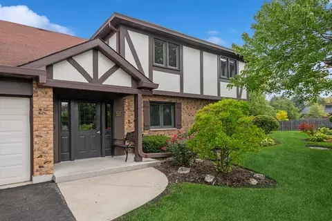 519 Banyon Ln #D, La Grange, IL 60525
