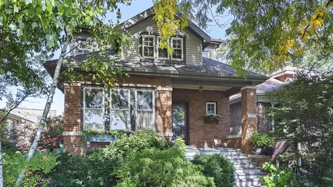 2846 W Ainslie St, Chicago, IL 60625