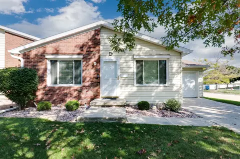 1558 Hunt Dr #D, Normal, IL 61761