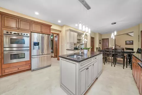 4650 Teonia Woods Dr, Rolling Meadows, IL 60008 photo 5