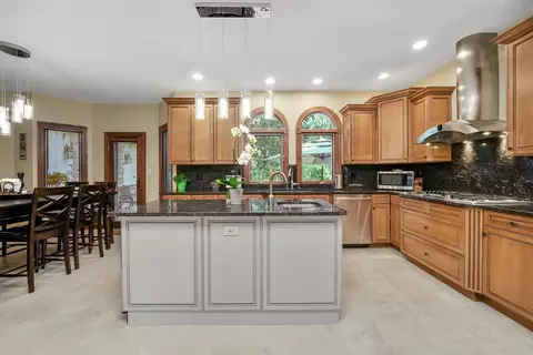 4650 Teonia Woods Dr, Rolling Meadows, IL 60008 photo 8