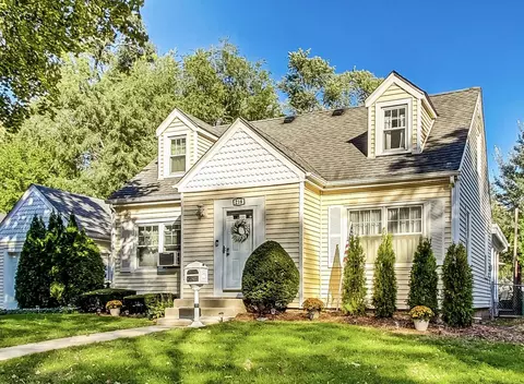 219 S Mitchell Ave, Arlington Heights, IL 60005