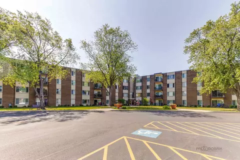 140 W Wood St #114, Palatine, IL 60067