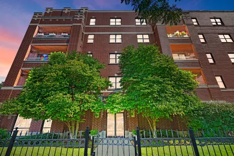 4553 N Magnolia Ave #210, Chicago, IL 60640