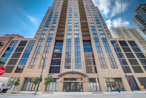 435 W Erie St #1701, Chicago, IL 60654