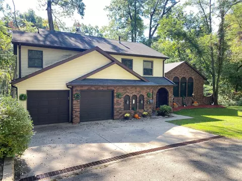 7961 W Bordeaux Dr, Dixon, IL 61021