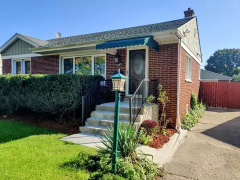 1383 S Wolf Rd, Des Plaines, IL 60018