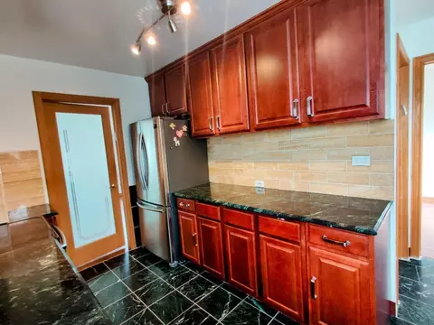1383 S Wolf Rd, Des Plaines, IL 60018 photo 4