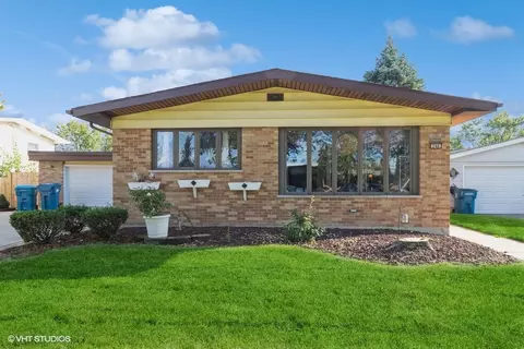 246 Pleasant Dr, Chicago Heights, IL 60411