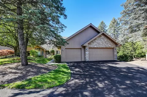 34 Pin Oak Ct, Burr Ridge, IL 60527