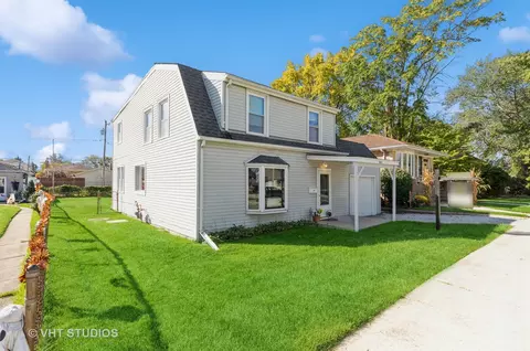 2821 W 102nd St, Evergreen Park, IL 60805