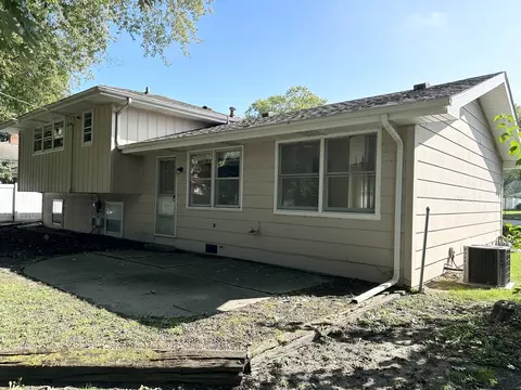 841 S Main Ave, Kankakee, IL 60901 photo 2