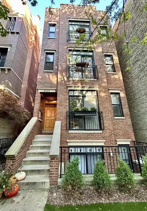 3233 N Seminary Ave #2, Chicago, IL 60657