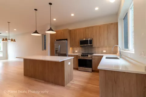 6319 S Champlain Ave, Chicago, IL 60637 photo 4