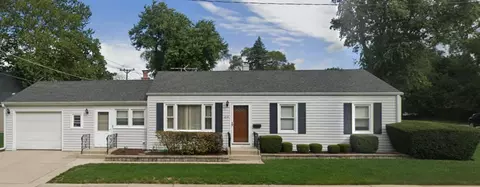 415 Dawes Ave, Wheaton, IL 60189