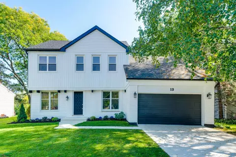13 Birmingham Pl, Vernon Hills, IL 60061