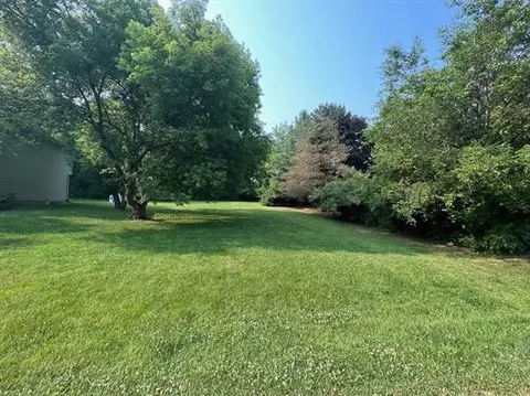 605 Constitution Dr, Poplar Grove, IL 61065