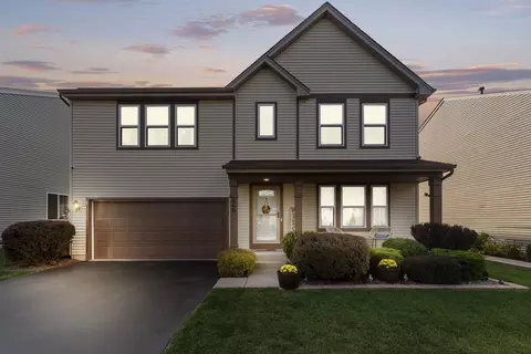660 Canterbury Ln, Pingree Grove, IL 60140