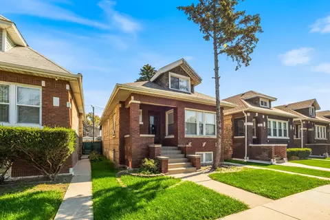 2727 S Austin Blvd, Cicero, IL 60804