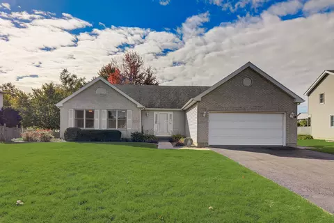1009 Winslow Ave, Woodstock, IL 60098