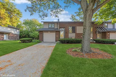 18635 Golfview Dr, Hazel Crest, IL 60429