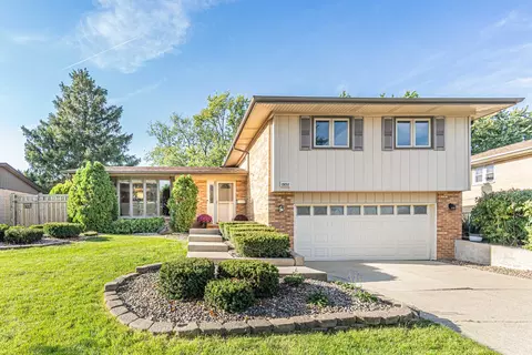 15232 Oak Rd, Oak Forest, IL 60452 photo 3