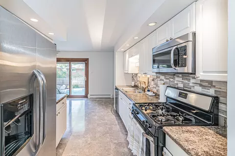 15232 Oak Rd, Oak Forest, IL 60452 photo 12