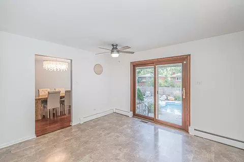 15232 Oak Rd, Oak Forest, IL 60452 photo 4