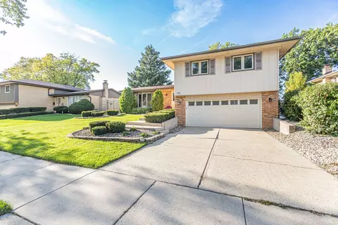 15232 Oak Rd, Oak Forest, IL 60452 photo 2