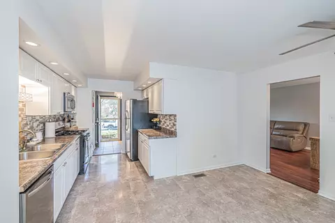 15232 Oak Rd, Oak Forest, IL 60452 photo 10