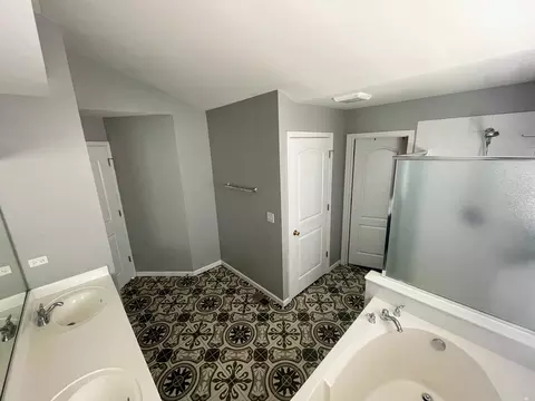 2111 Silverleaf Ct, Addison, IL 60101 photo 29
