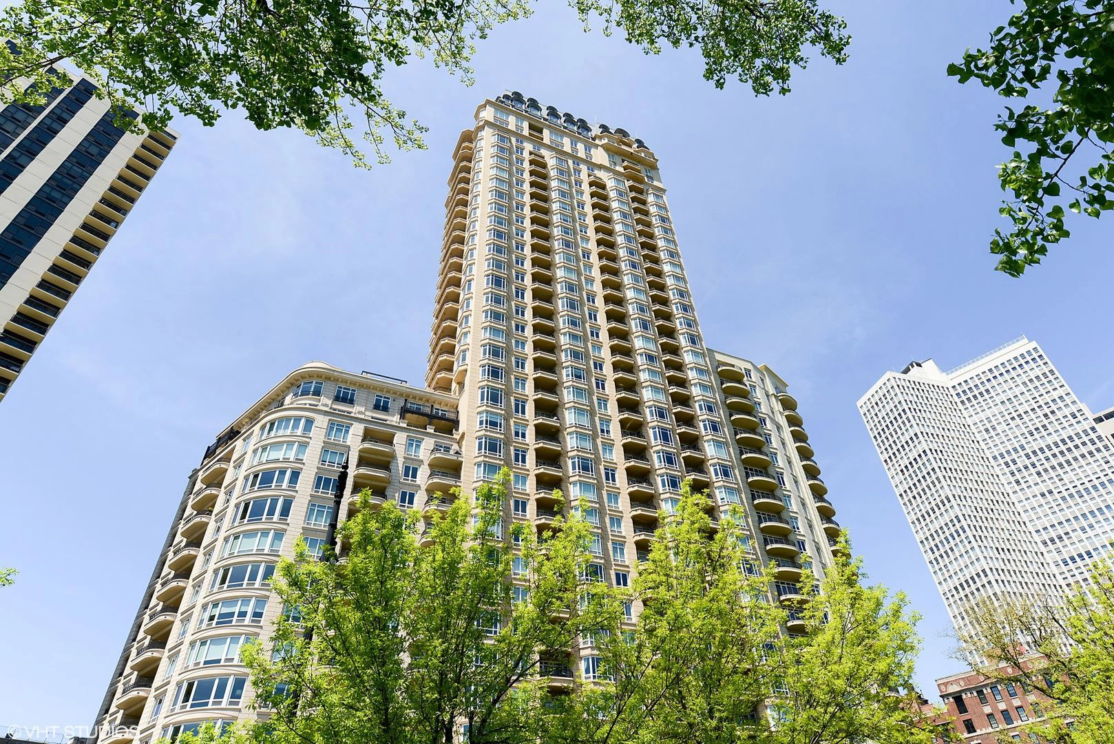 2550 N Lakeview Ave Unit S2502  
