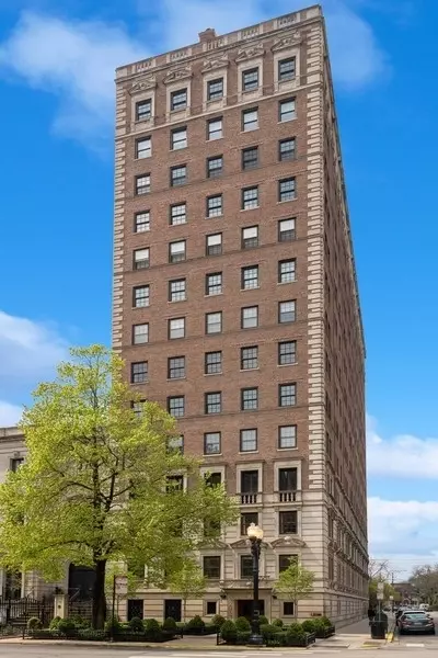 1366 N Dearborn St #5A, Chicago, IL 60610