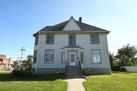 305 S 6th Ave, Maywood, IL 60153