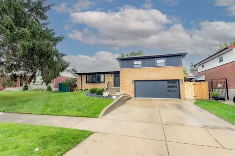 1216 Park Dr, Melrose Park, IL 60160