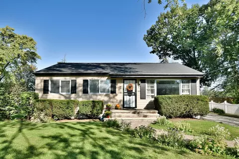 17 W484 Nimitz Rd, Oakbrook Terrace, IL 60181