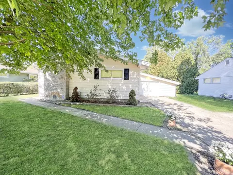 1017 Englewood Dr, Rantoul, IL 61866