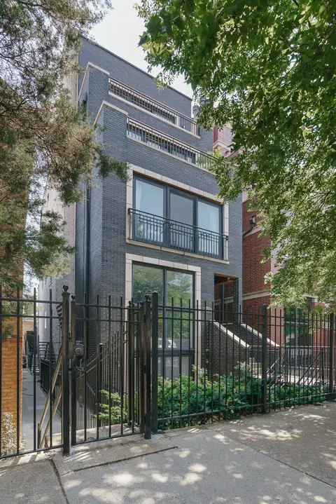 1253 N Bosworth Ave #1, Chicago, IL 60642