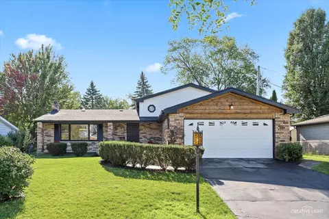 803 E Greenwood Dr, Mount Prospect, IL 60056