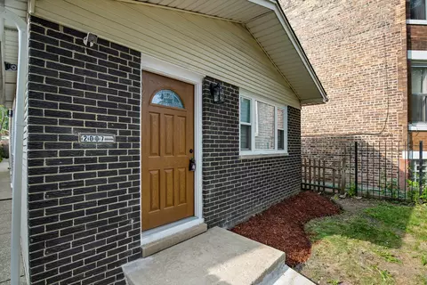 2007 W 67th Pl, Chicago, IL 60636