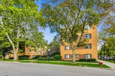 2708 W Lunt Ave #404, Chicago, IL 60645