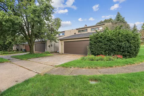 2118 Briar Hill Dr #0, Champaign, IL 61822