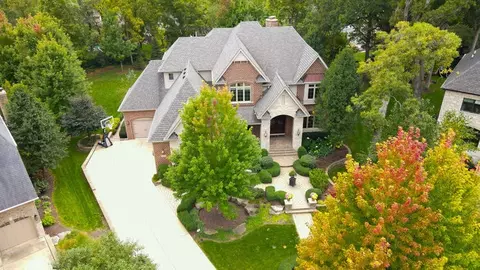 1032 Caroline Ct, Naperville, IL 60565