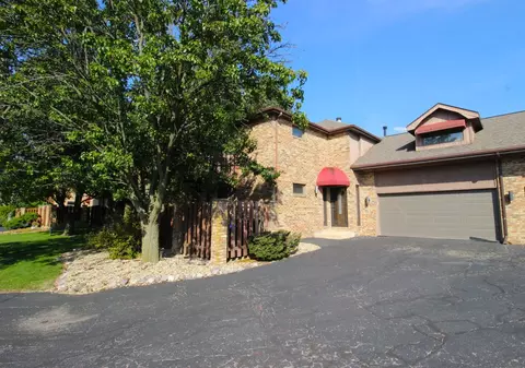 5 Tyne Ct #1, Bloomington, IL 61704