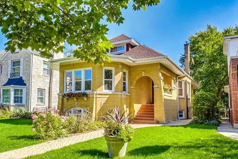 6109 N Kilbourn Ave, Chicago, IL 60646
