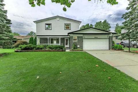 704 Hingham Ln, Schaumburg, IL 60193