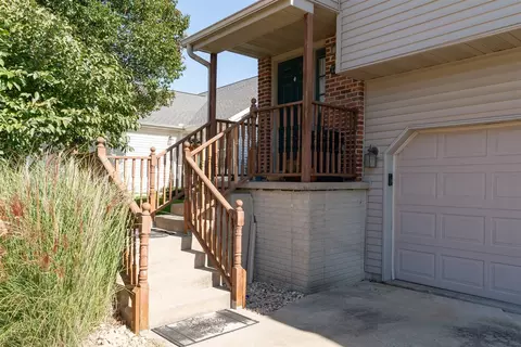 1224 Beacon Hill Ct, Normal, IL 61761 photo 1