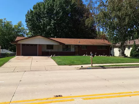 1005 Beech St, Normal, IL 61761