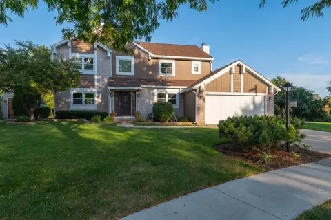 113 Bittersweet Ln, Streamwood, IL 60107