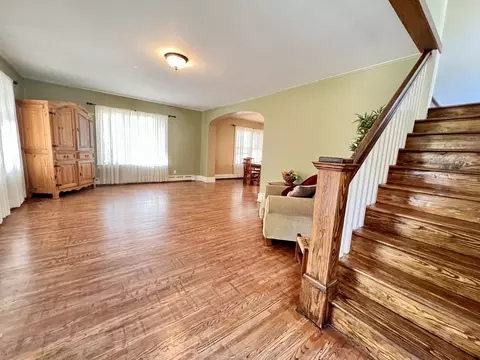 503 E Bradshaw St, Dixon, IL 61021 photo 3